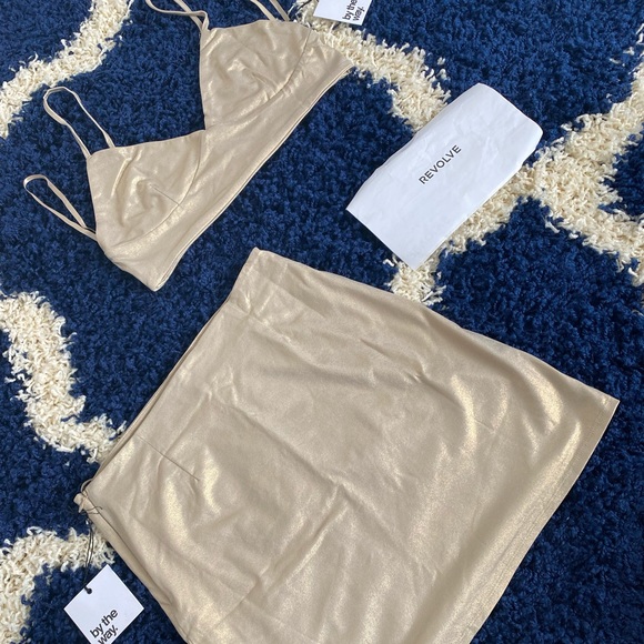 Revolve gold set - Picture 2 of 5